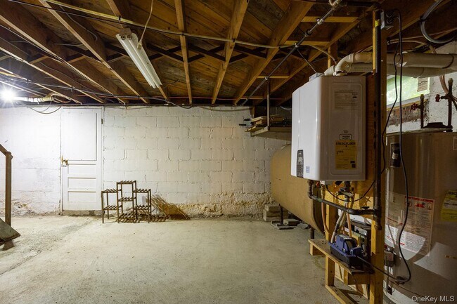 Building Photo - 3176 Sharon Turnpike