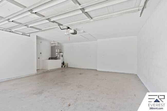 Building Photo - 15 Firtree Ln