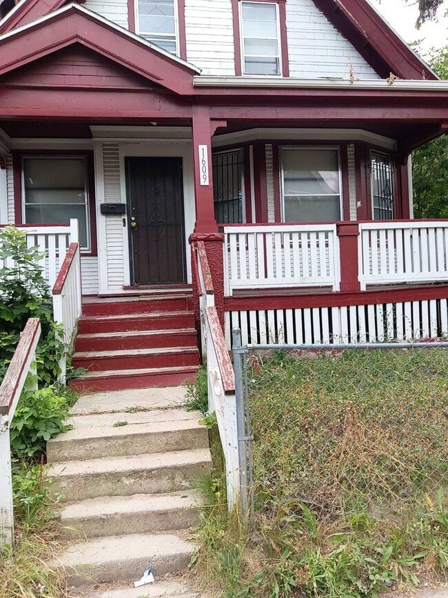 Building Photo - 1609 W Meinecke Ave