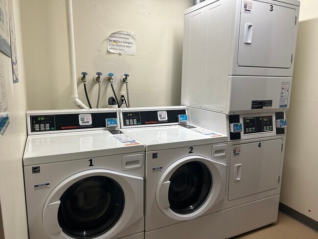 Building Photo - 380A Great Rd