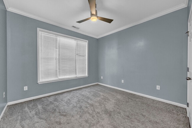 Building Photo - 237 Camden Lake Dr