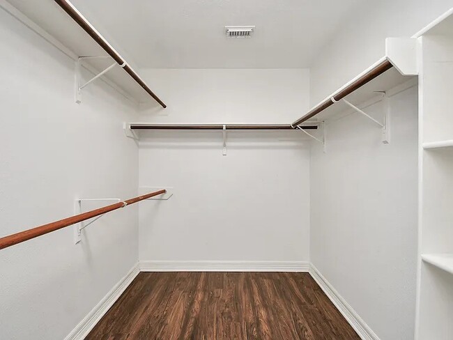 Building Photo - 16122 Cypress Point Dr