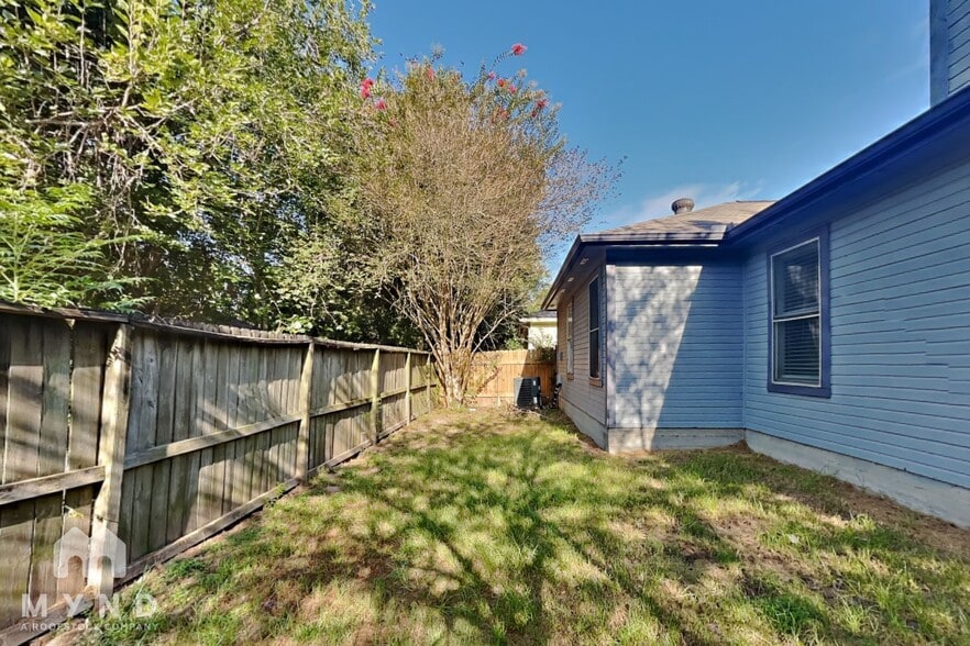 Building Photo - 598 Orangewood Dr