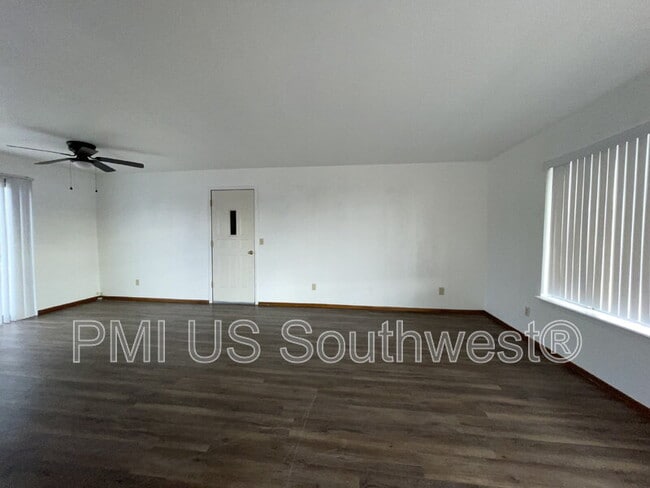 Building Photo - 2387 Alpine Dr