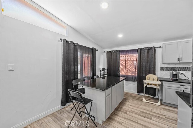 Building Photo - 9417 Mango Ave