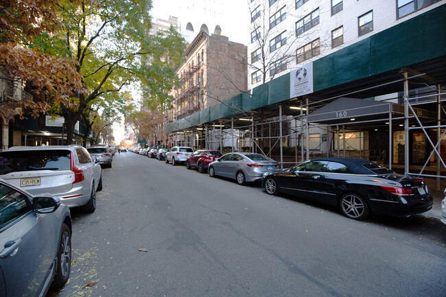 Building Photo - 160 E 88th St