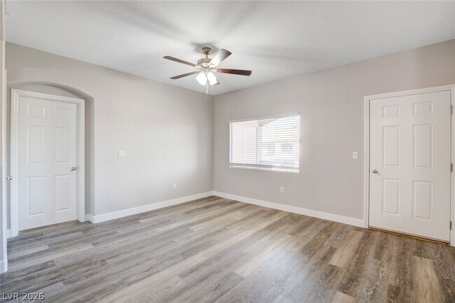 Building Photo - 7701 W Robindale Rd