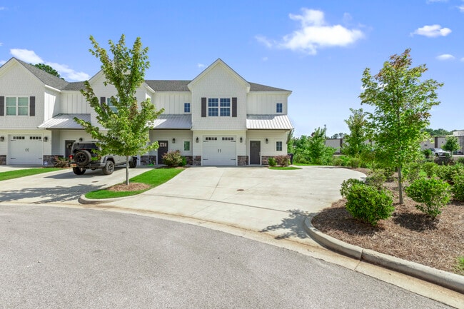 Building Photo - 1428 Gatewood Pl