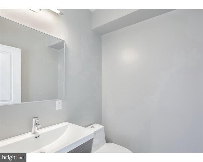 Building Photo - 914 N 16th St