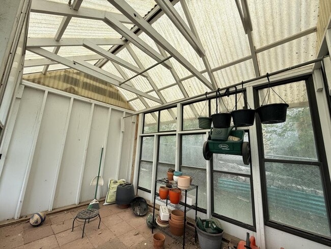 Building Photo - 3807 Longridge Dr