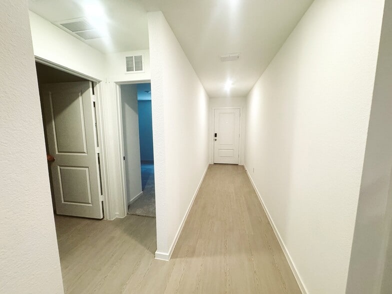 Building Photo - 3612 Chambray Dr