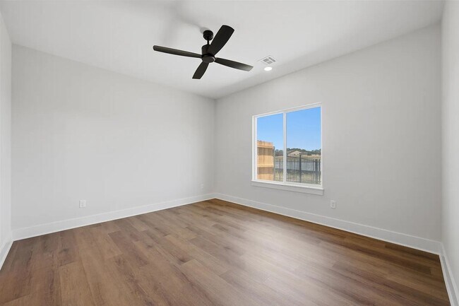 Building Photo - 119 N Mendocino Ct