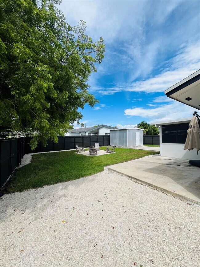 Building Photo - 1707 S Curlew Ln