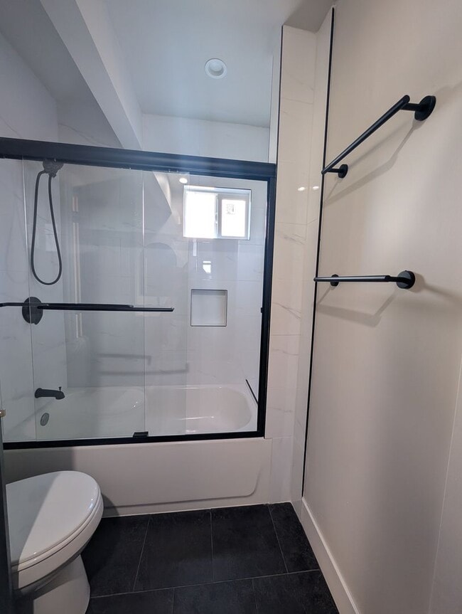 Building Photo - 1417-1419 Milton Ave.