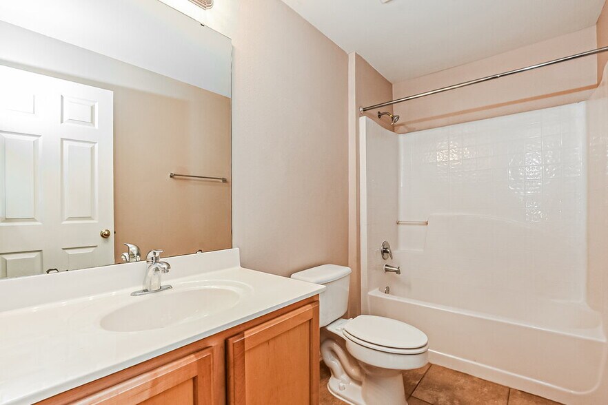 Building Photo - 239 Pleasant Gardens Dr
