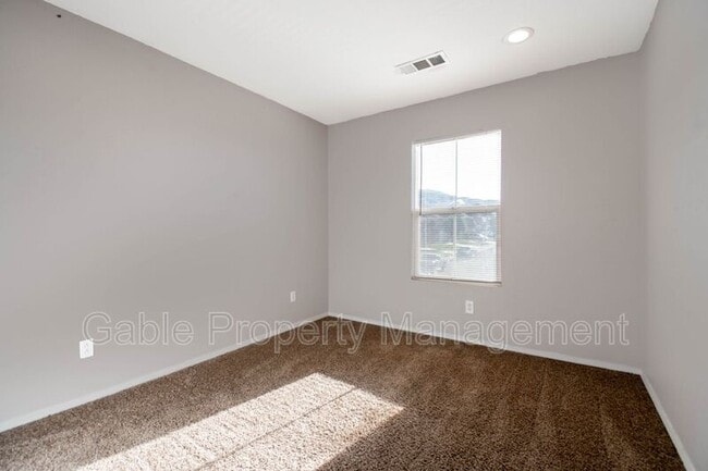 Building Photo - 37400 Queen Anne Pl