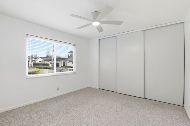 Building Photo - 20161 Cherry Ln