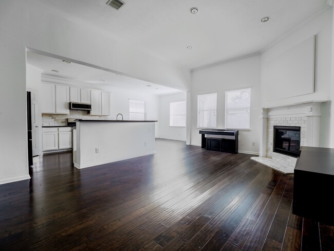 Building Photo - 24531 Via Salerno Ct