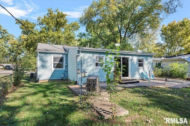 Building Photo - 400 Lexington Heights Dr