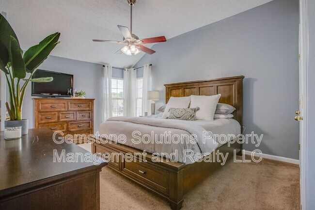Building Photo - 1903 Baslia Ct