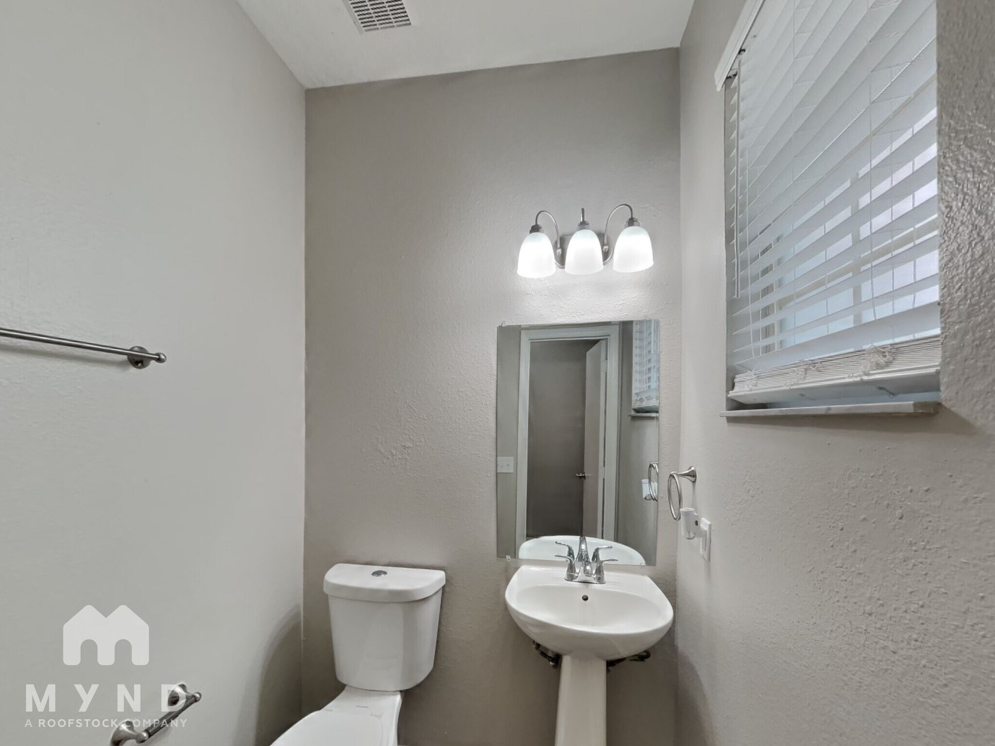 Building Photo - 2943 Lyndscape St