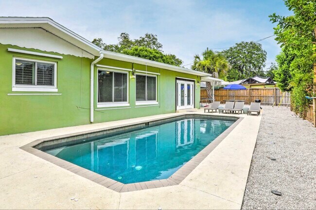 Building Photo - 955 Indian Rocks Rd
