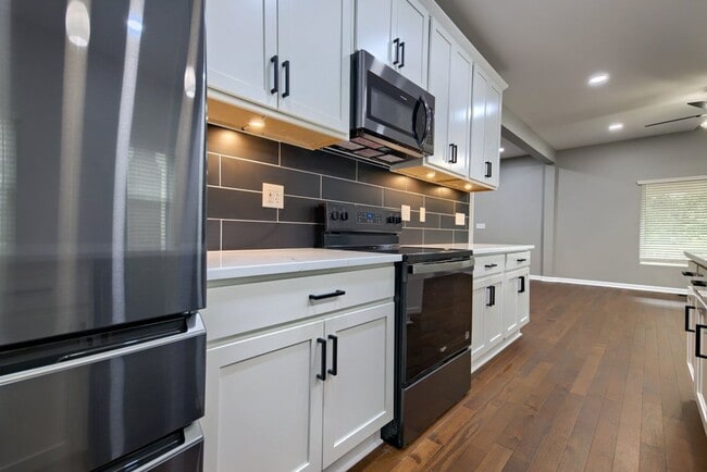 Building Photo - North Campus OSU Renovated Single Family H...