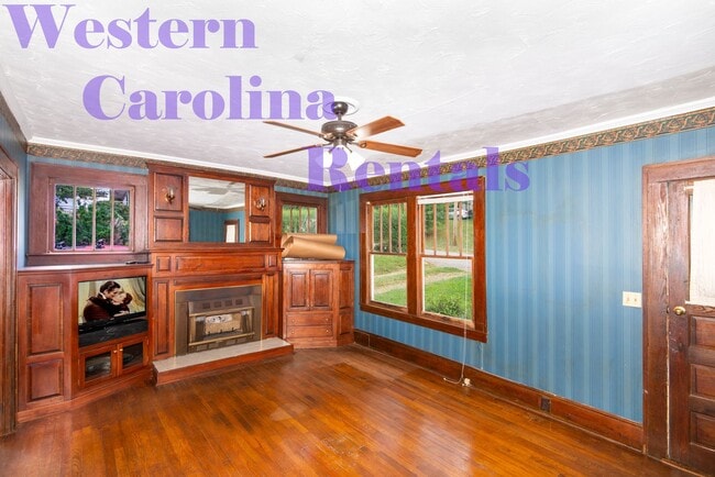 Building Photo - Historic House Looking over the beautiful Town of Sylva $1800