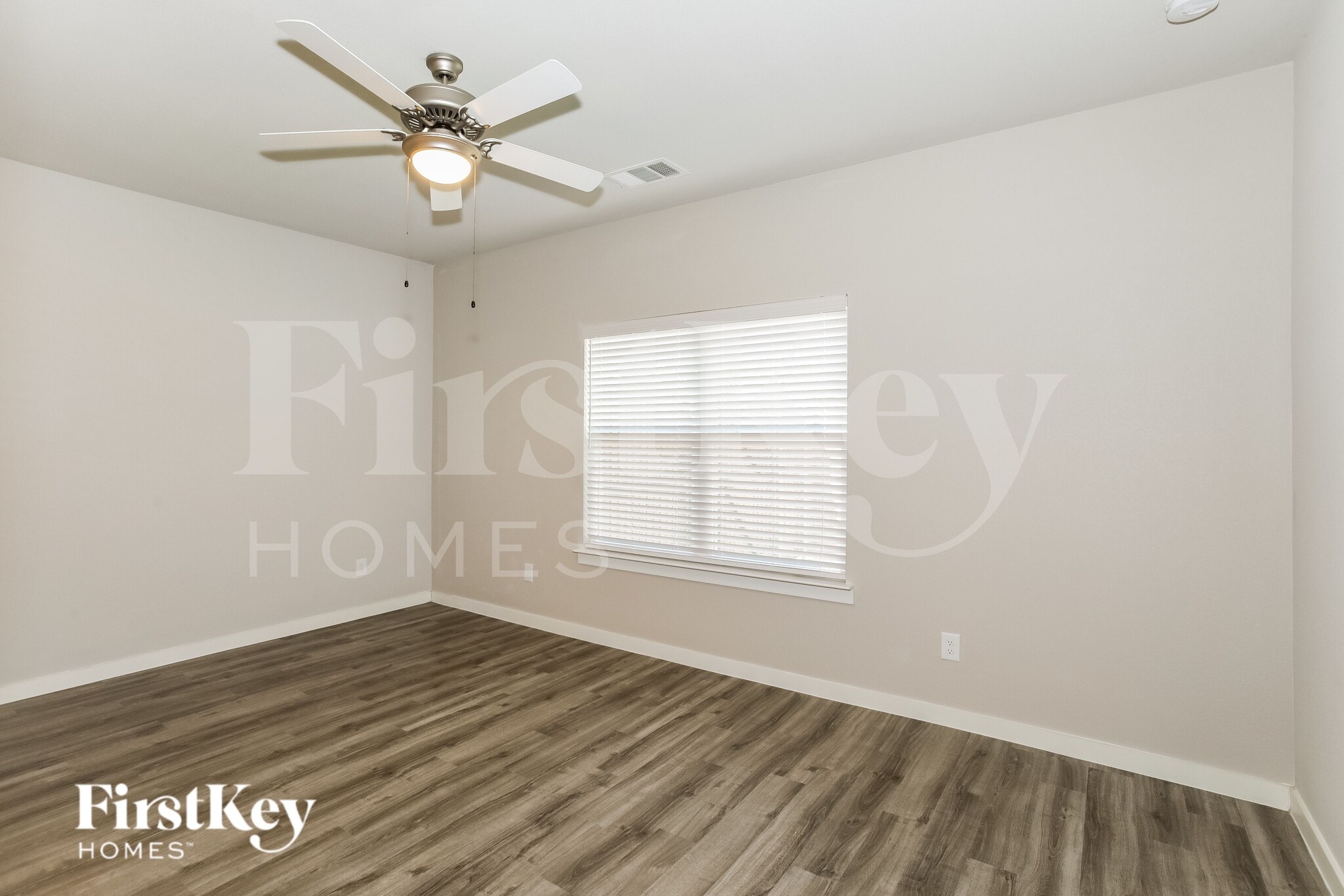 Building Photo - 619 Ava Trl