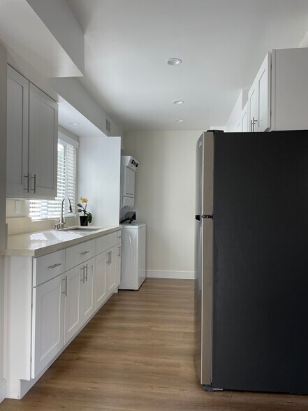 Kitchen - 3127 Prospect Ave