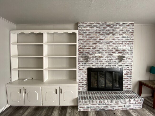 Building Photo - 4711 E 4th Pl