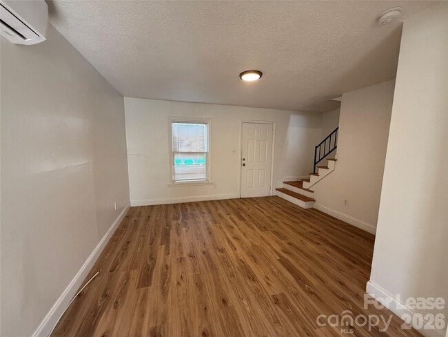 Building Photo - 421 Honeywood Ave