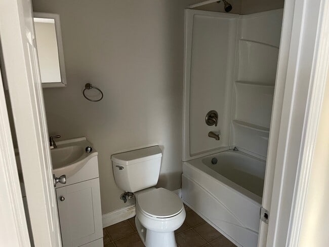 Building Photo - 78 Suncrest Terrace