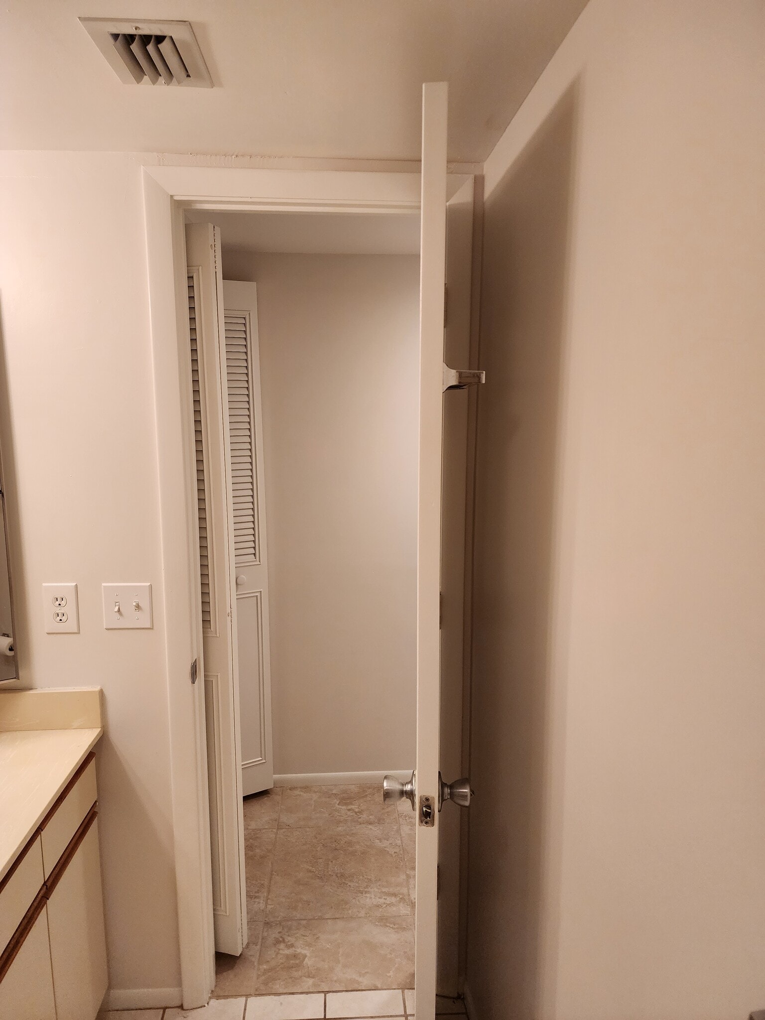 Building Photo - 28 Plantation Dr