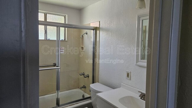 Building Photo - 173 E 15th St