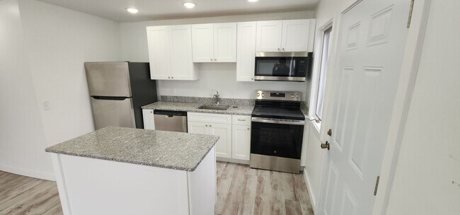 Building Photo - 454 Germantown Pike