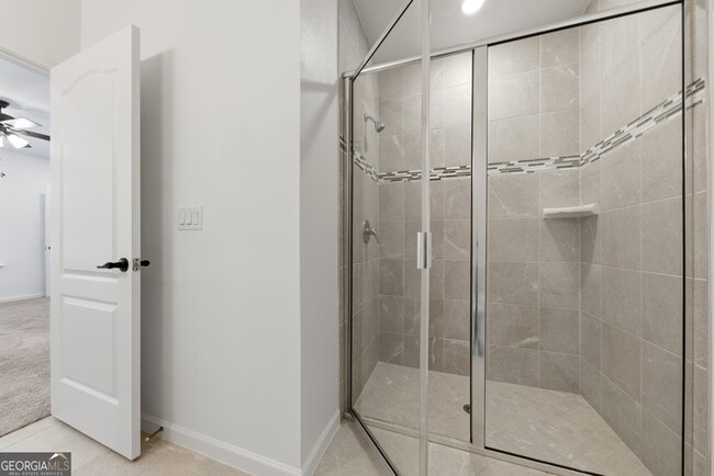 Building Photo - 131 College St