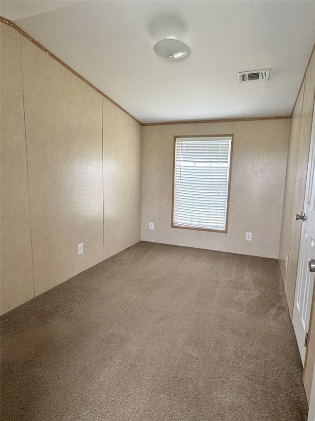 Building Photo - 7405 New Church Cemetery Rd