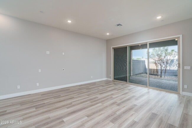 Building Photo - 14058 W Hubbell St