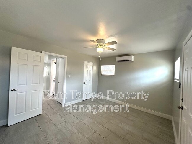 Building Photo - 612-612 17th Ave S