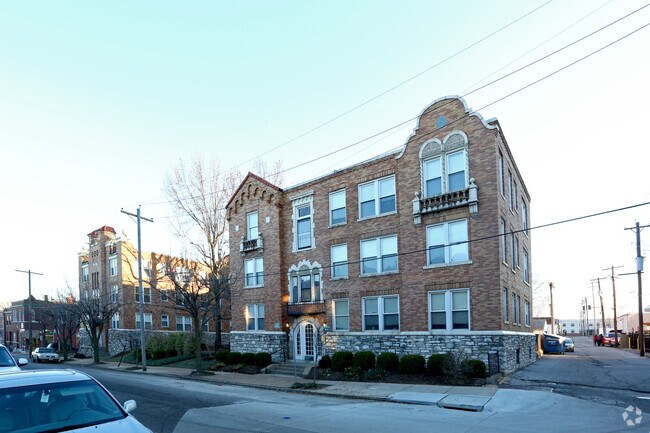 Primary Photo - 3500-3510 Miami St