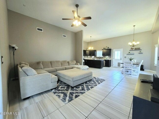 Building Photo - 7852 Enchanted View Dr