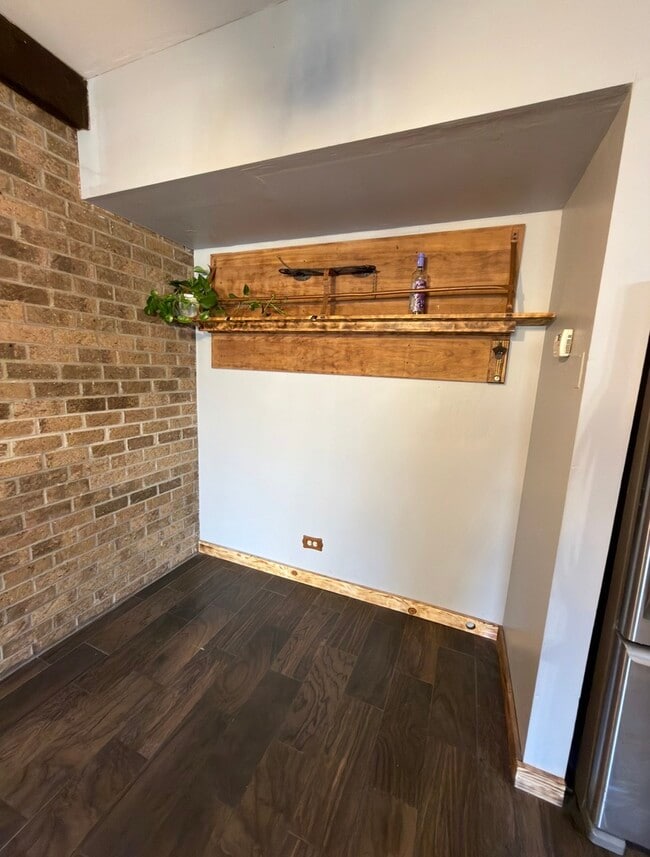 Building Photo - 203 Kenneth Cir