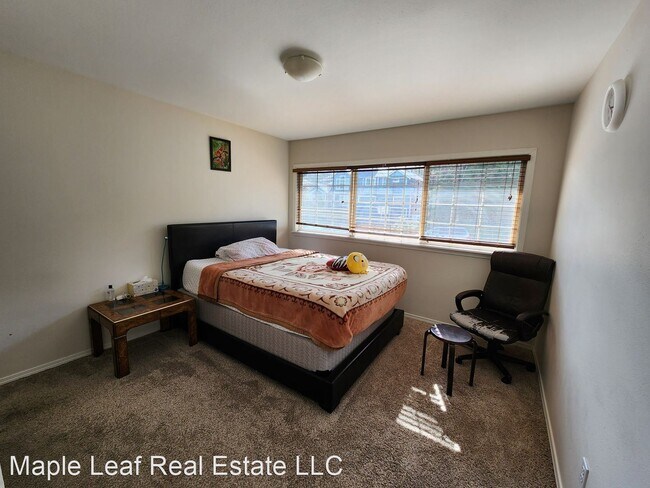 Building Photo - 5 br, 3.5 bath House - 10108 186th CT NE
