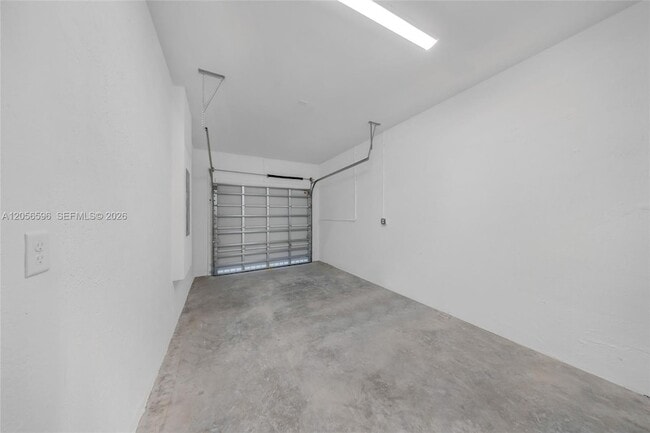 Building Photo - 2567 SE 25th Ter
