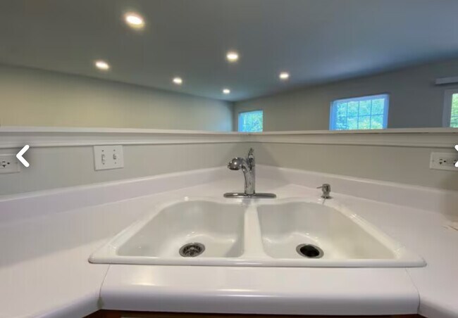 Building Photo - 5363 Danbury Cir