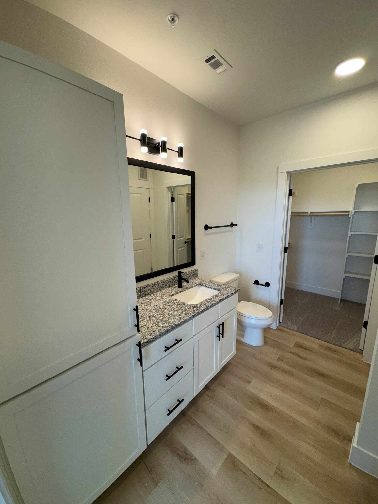 Building Photo - 2343 Portman Ave