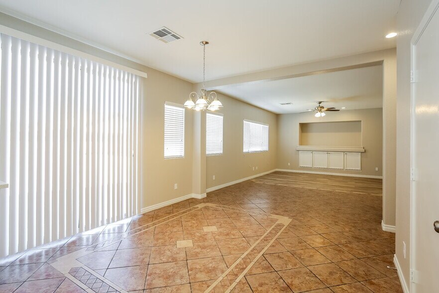 Building Photo - 3016 W La Madre Way
