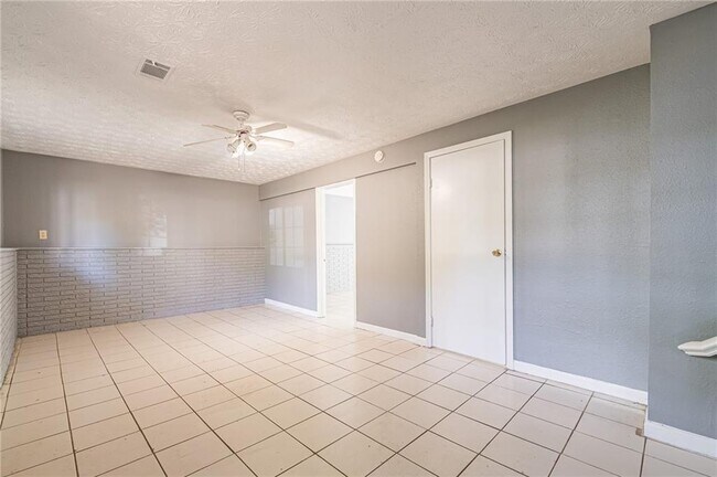 Building Photo - 806 Houndstooth Trail NW