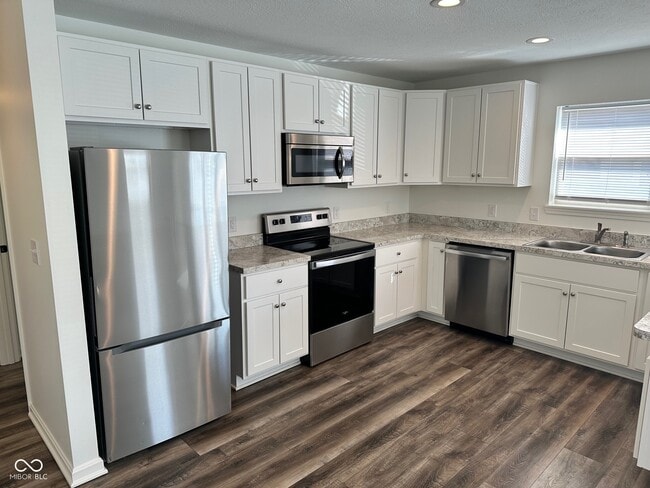 Building Photo - 103 S Nebraska St